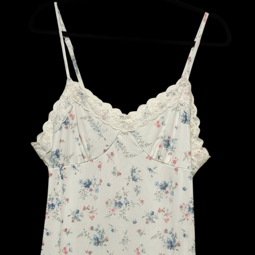 No Boundaries White Floral Maxi Dress - Picture 3 of 12